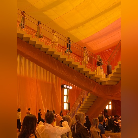 Authentic LV Paper Shopping Bag - Measurements 23” x 10” x 17.5” - Picture 9 of 10